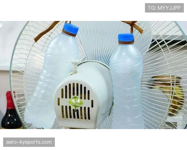 特雷·杨家的冰箱里只放蛋白粉和冰块? 特雷·杨家的冰箱里只放蛋白粉和冰块?